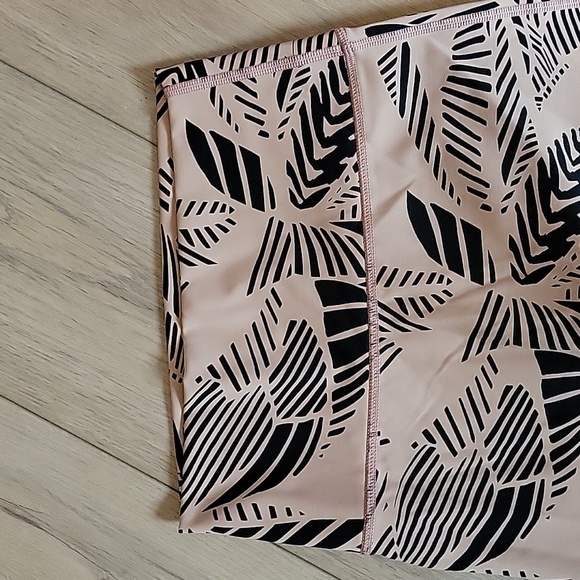 Aerie pattern brown and black legging - Picture 3 of 4